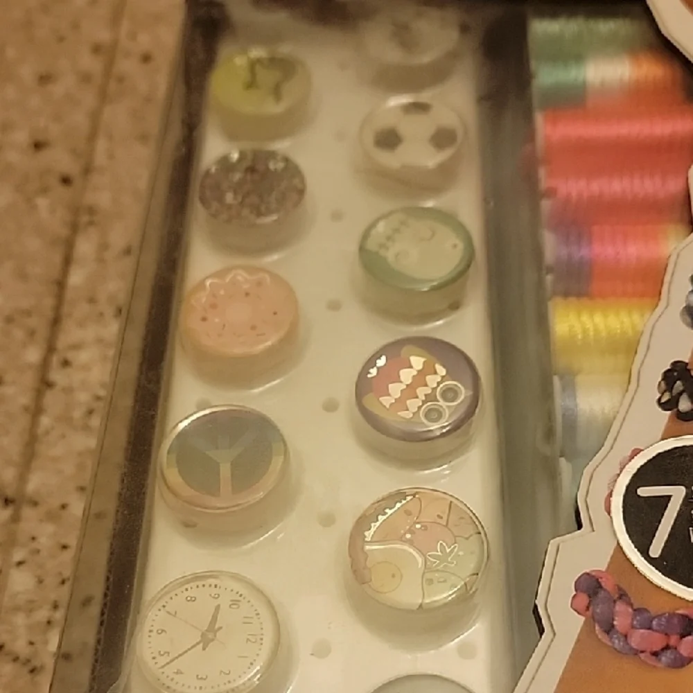 FASHION ANGELS Stretchy Friendship Music Festival Bracelet Craft Kit for Kids